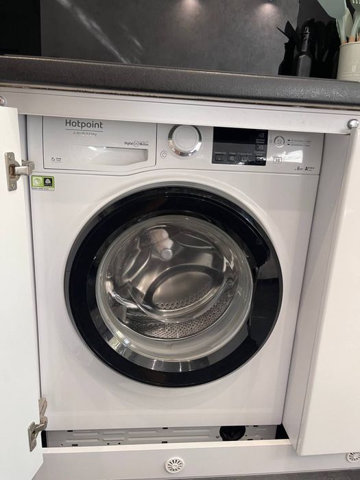 Продам 3 кімнатну квартиру Карачуни . Є- відновленя .