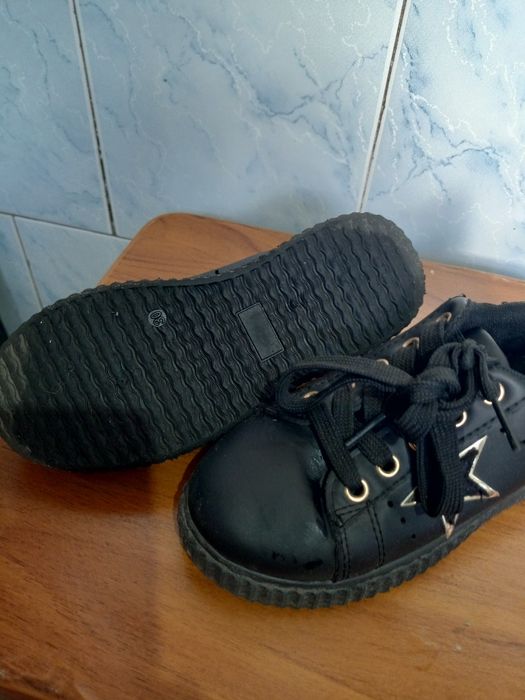 Продам детские кеды