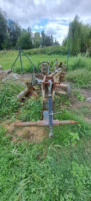 pług zagonowy 4 skiby kverneland  () pług zagonowy 3 skiby