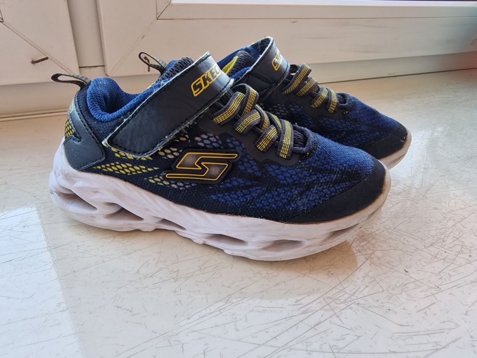 skechers  кросівки