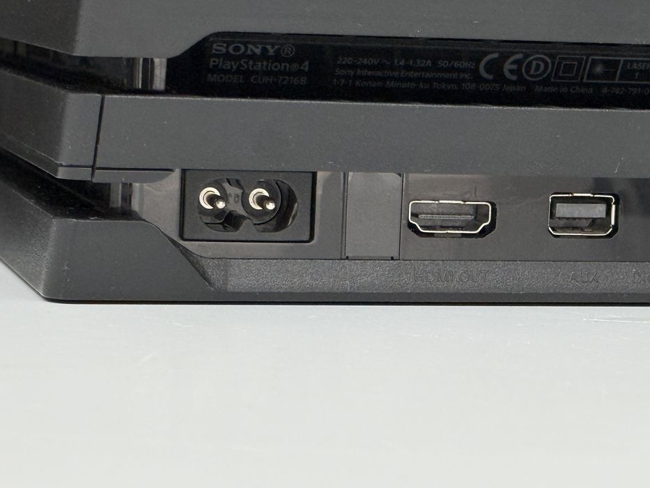 Playstation 4 Pro 7216B 1TB