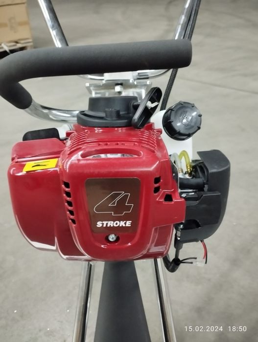 Spalinowa listwa wibracyjna Łata, silnik typ: Honda Gx35 moc: 1,6kw