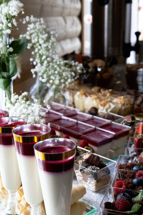Ciasta, deserki, serniki, cake pops, słodki stół,