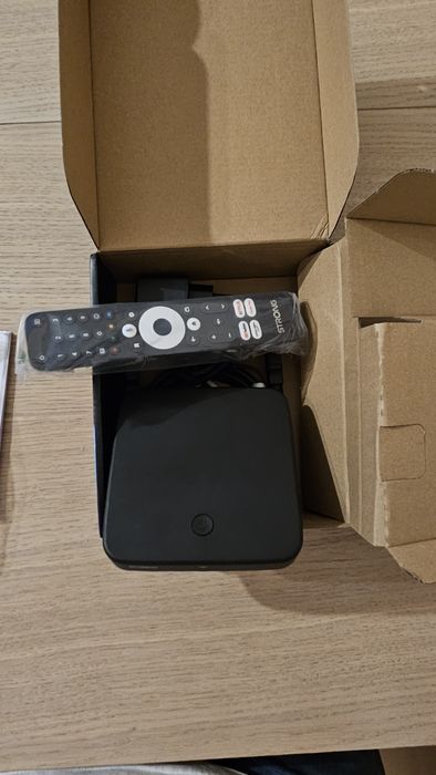 Tuner DVB-T2 z AndroidTV  - Strong SRT420