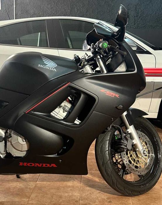 CBR 600 Impecável