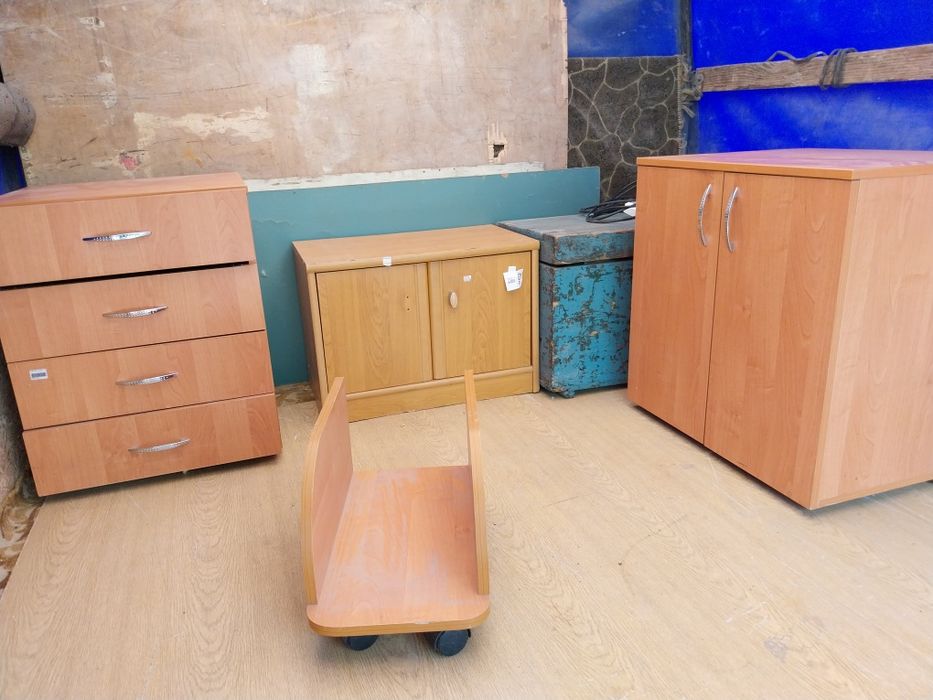 Продам тумбочки .