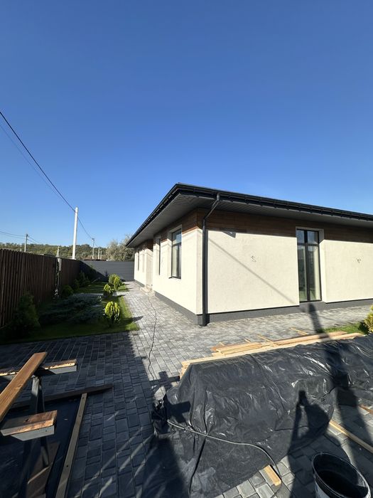 Продам новый дом в Новоалександровке