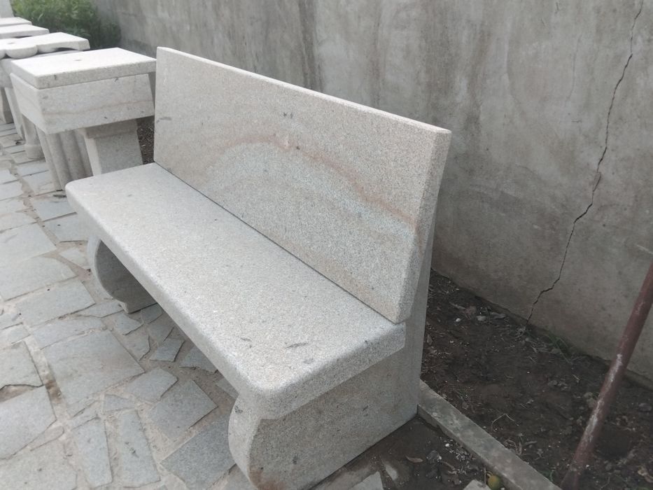 Banco de jardim  em granito