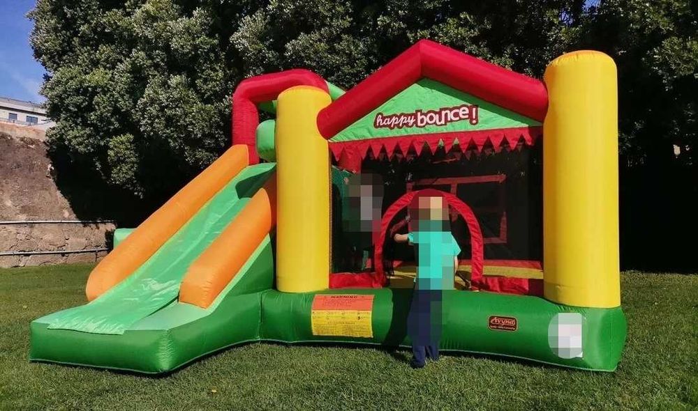 Insuflável casa de salto feliz