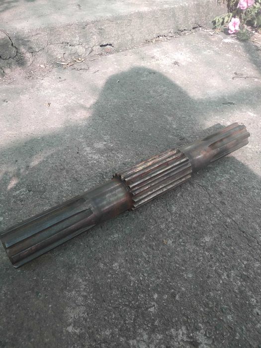 Вал заднього моста трактора Т-70