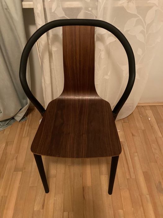 Krzesło z drewnianym siedziskiem