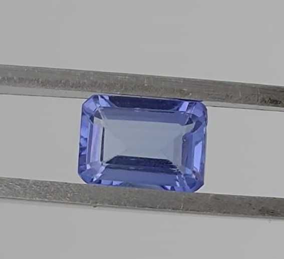 Naturalny Tanzanit 1.070 Ct idealny na pierścionek zaręczynowy