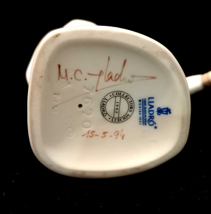 Фарфоровая статуэтка Лладро, дефект, читайте описание.