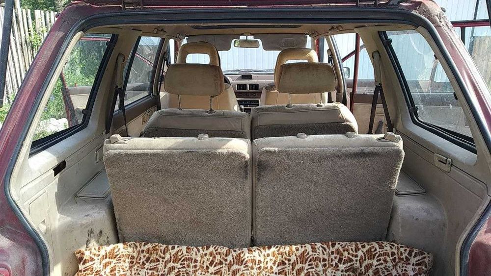 Продаю автомобіль Mitsubishi Space Wagon