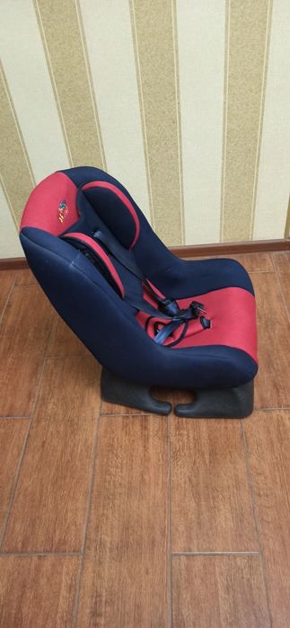 Автомобільне крісло