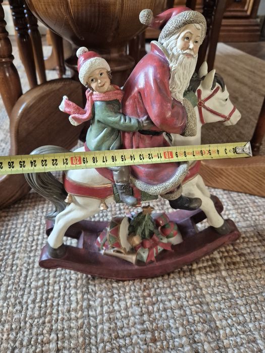 Mikołaj na koniu 30 cm Boże Narodzenie