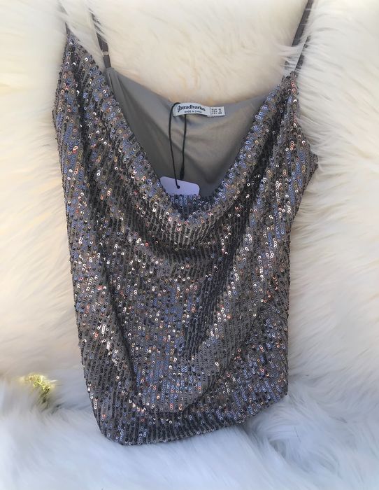 cekinowa koszulka na ramiączkach z metką stradivarius