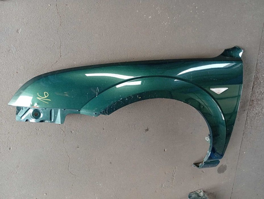 Błotnik  lewy  Ford Mondeo 1.8  Nr 16