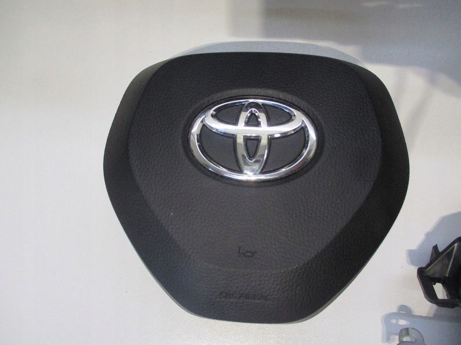 Konsola pulpit deska TOYOTA COROLLA E21