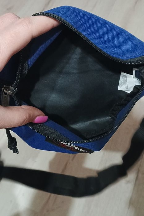 Бананка Eastpak синя