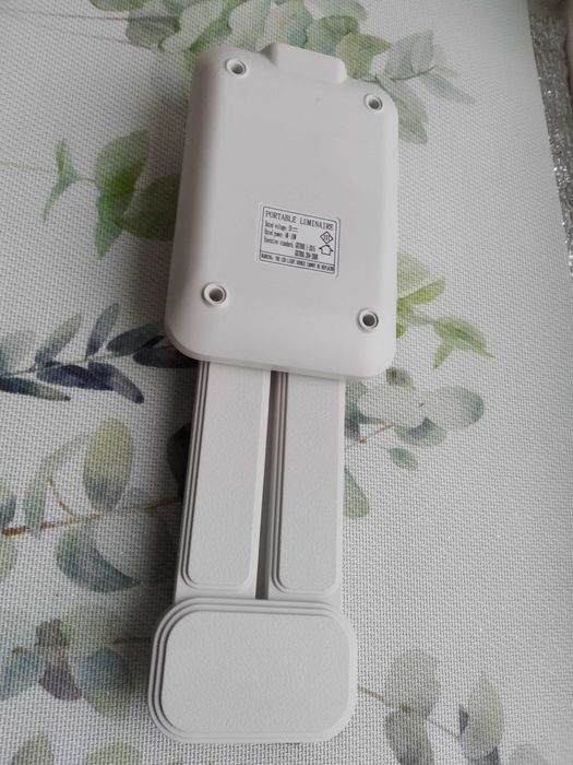 Продам настільну складну лампу світильник LED на акумуляторі