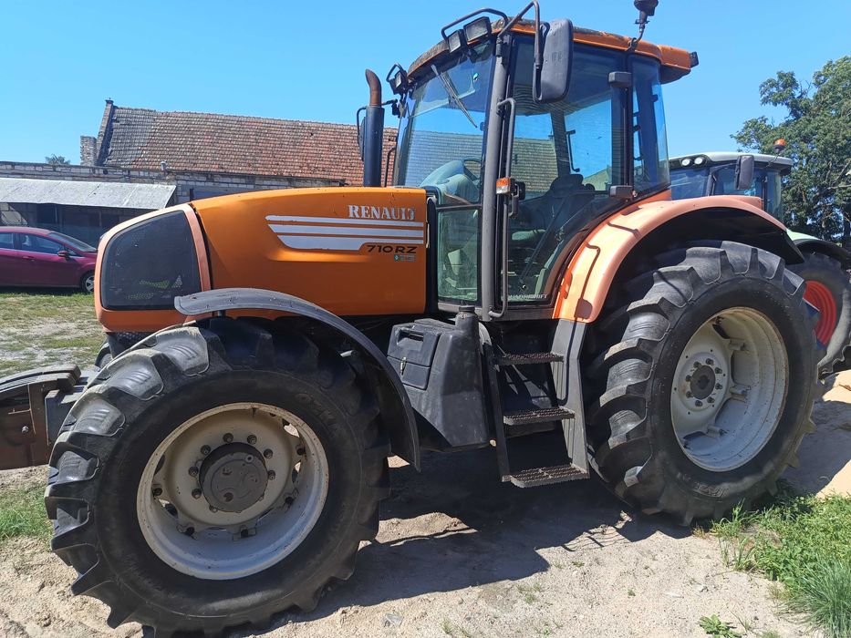 Ciągnik rolniczy Renault ARES 710RZ