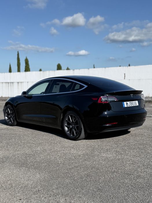 Tesla model 3 standard range plus64966365603586122