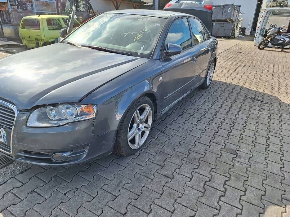 audi a4 b7 8e sedan lampa prawa tył tylna w klape 8e5945094