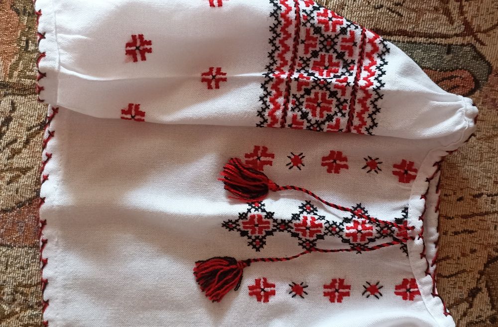 Вишиванка для дівчинки