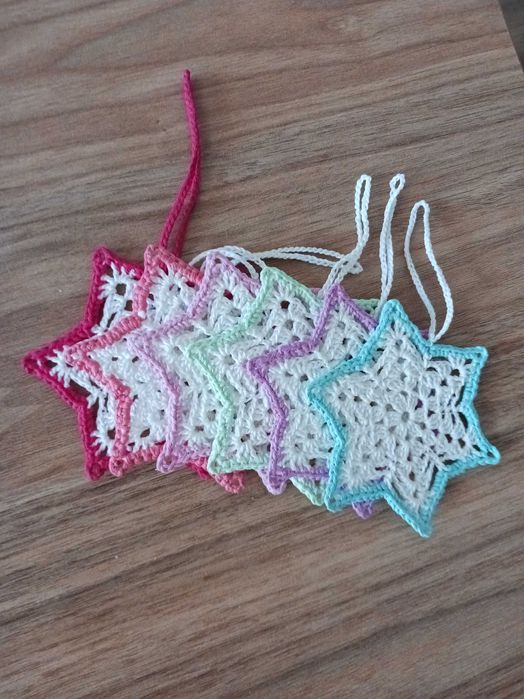 Gwiazdki szydelkowe  ozdoby choinkowe