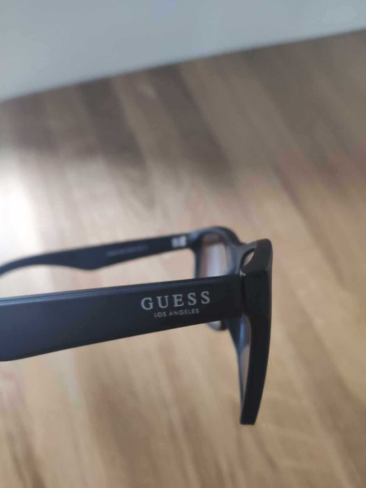 okulary GUESS przeciwsłoneczne etui
