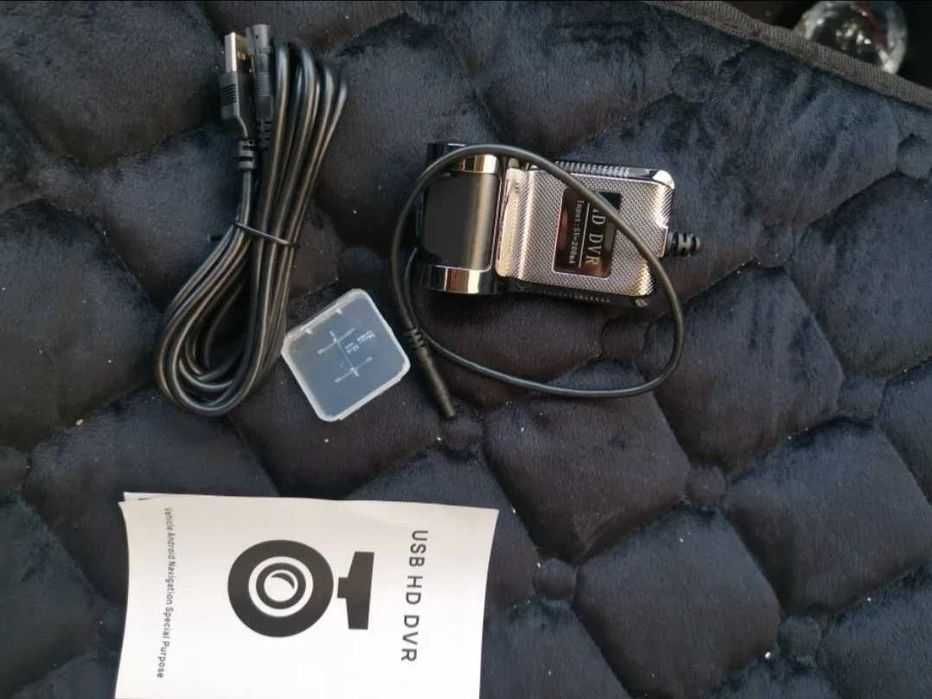 Продам,відеореєстратор в авто.