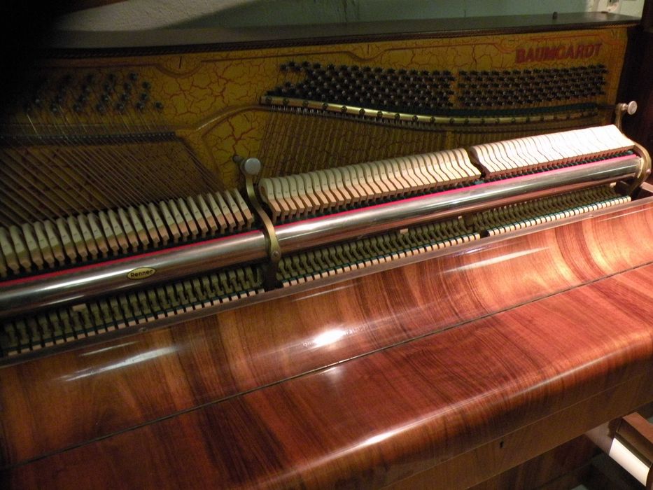 Idealne pianino marki BAUMGARD