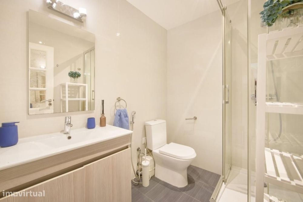 Quarto - localizado em Arroios Lisbon
