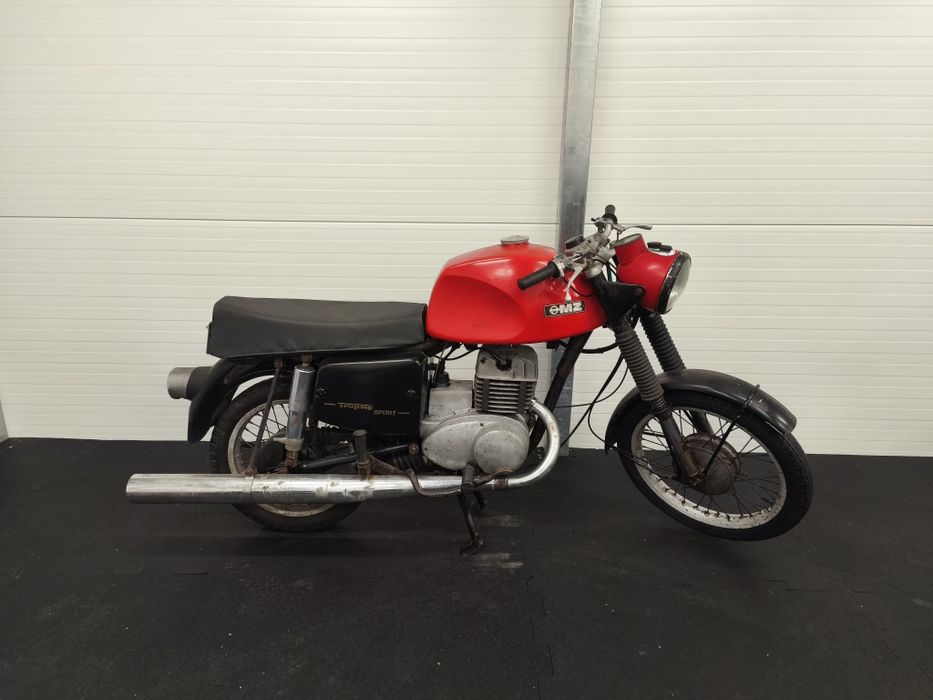 MZ ETS 250 z dokumentami