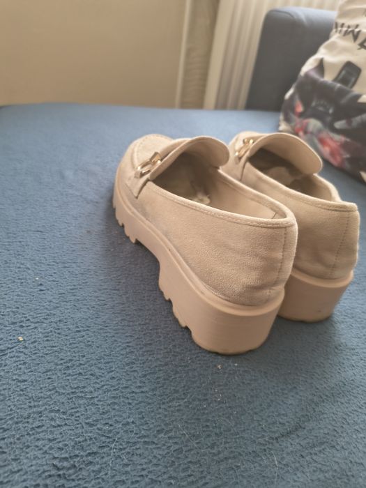 Buty damskie beżowe