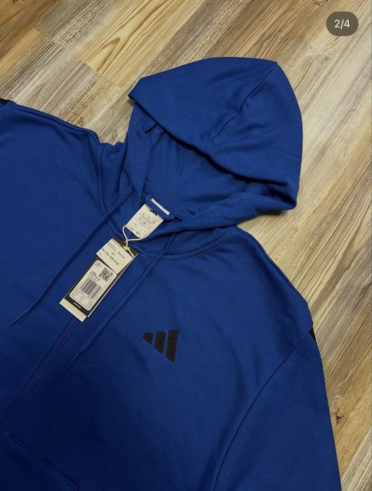 Кофта Adidas в розмірі М