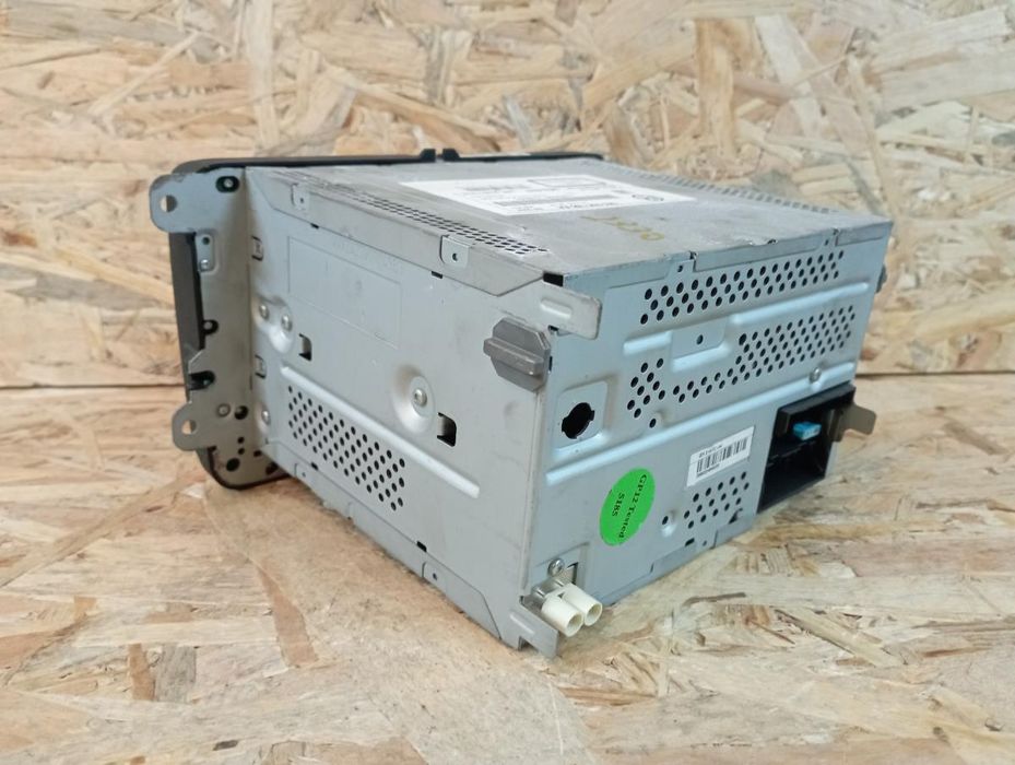 Rádio / auto-rádio VOLKSWAGEN Golf VI (5K1)