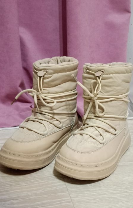 Взуття для дівчат