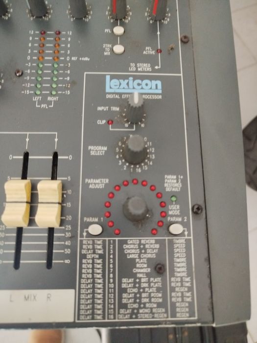 Vendo mesa mistura Amplificada