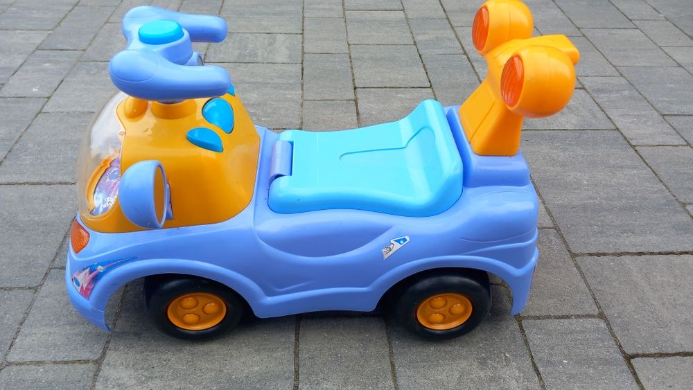 Jeździk, pchacz dla dziecka