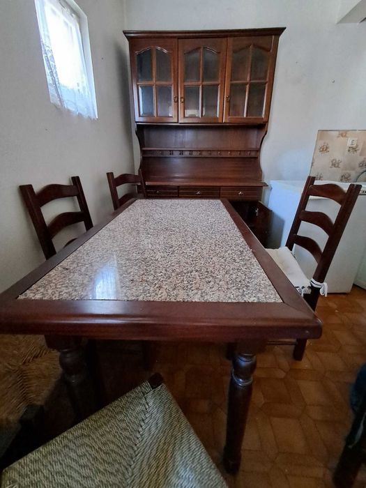 Mesa de Cozinha + Cadeiras + Bancos + Móvel