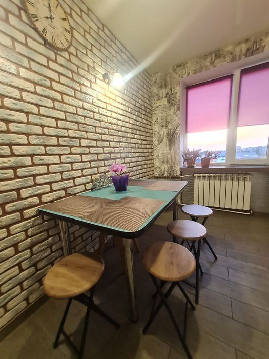 Три та чотирикімнатніі квартири різні райони, 8 спальн місць від 1500