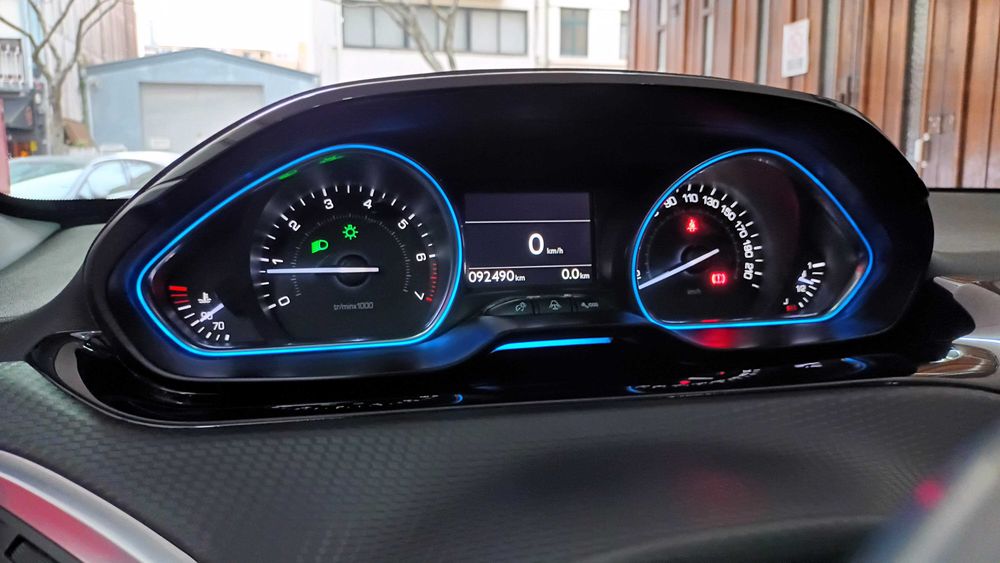 PEUGEOT 2008 1.2 PURETECG ALLURE