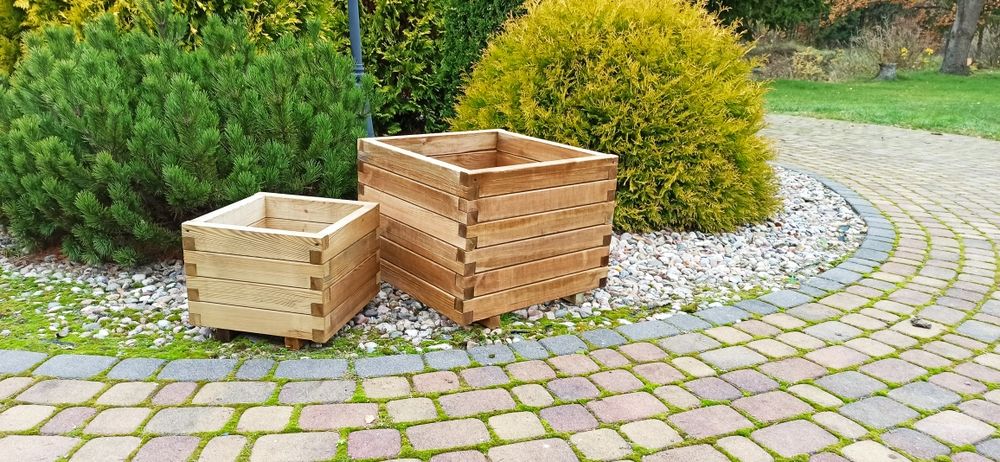 Donica drewniana skrzynia drewna 60x60 50x50 tuja iglaki tuje drzewka