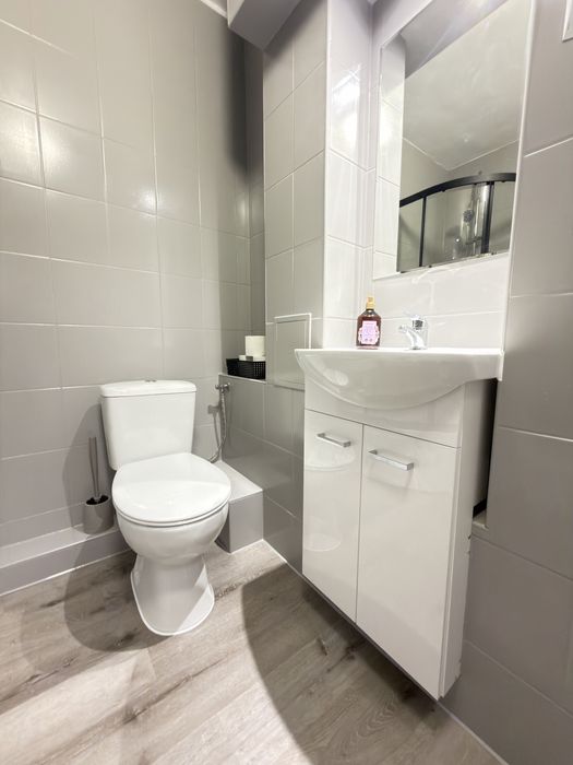 Apartmanet w centrum z balkonem! Darmowy parking! Na doby! 1-2 osoby!