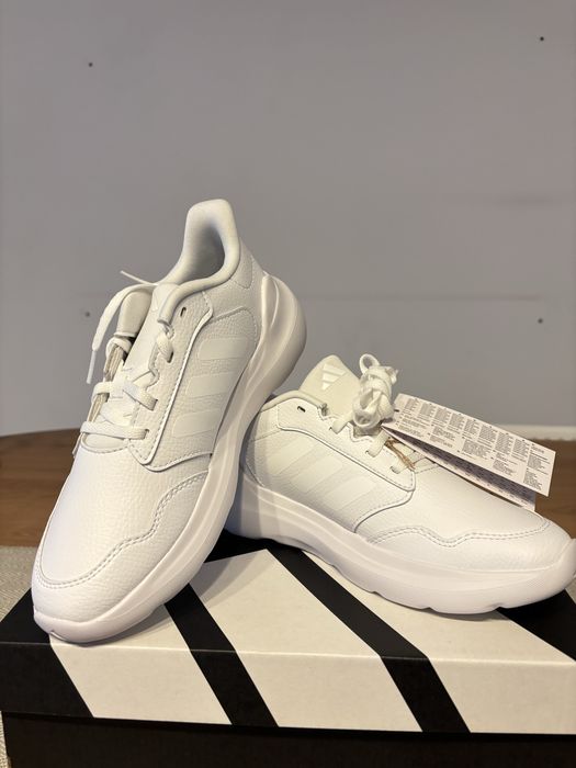 Sapatilhas Adidas Tensaur Run 3.0 completamente novas.
