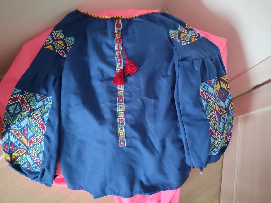 Вишиванка жіноча нова