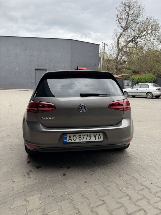 Volkswagen e-Golf 2014 – електрокар у відмінному стані, пробіг 116 км