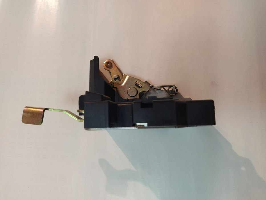 Замок двери BMW e34